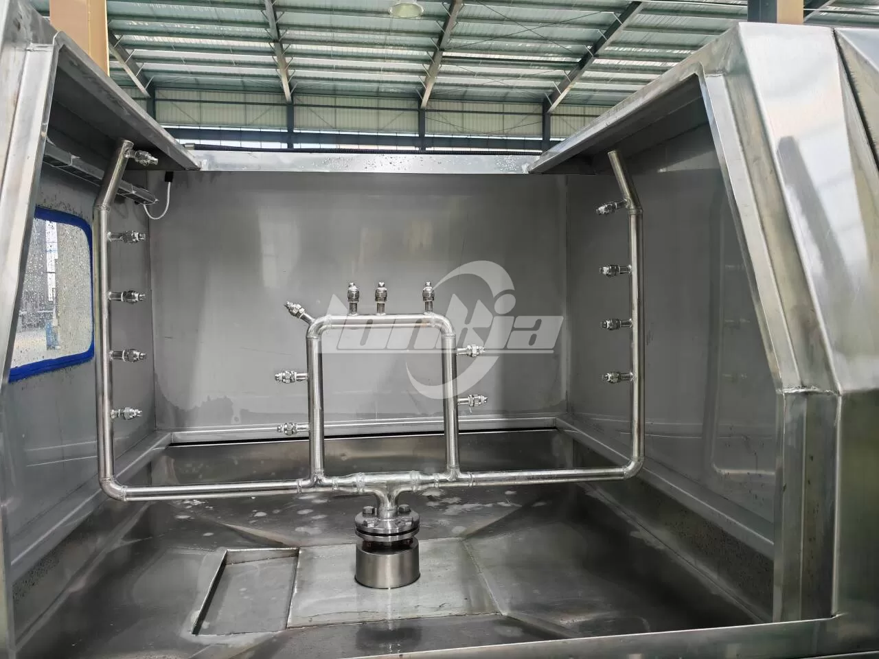 Complete Buying Guide: What a Reliable Trolley Cleaning Machine Should Include?